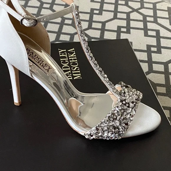Badgley Mischka Shoes Badgley Mischka Bridal Shoe Crystalwhite